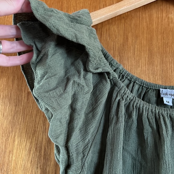 Womens medium blouse - Picture 3 of 3